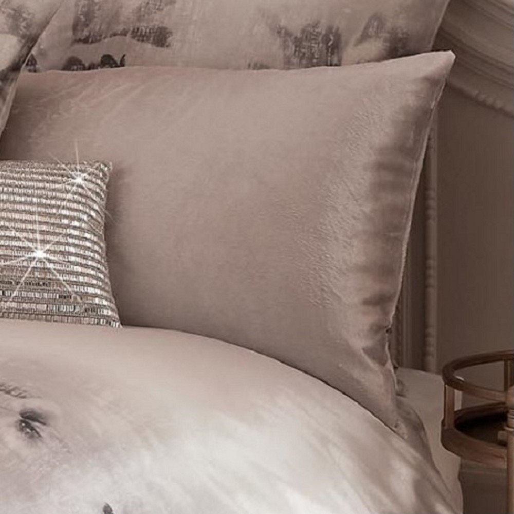 Luciana Blush Bedding by Kylie Minogue At Home image 3