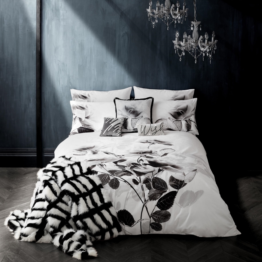 Elira Monochrome Super King Quilt Cover (260cm x 220cm)